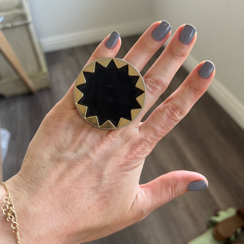 House of Harlow Black Sunburst Gold Statement Ring size 6.5